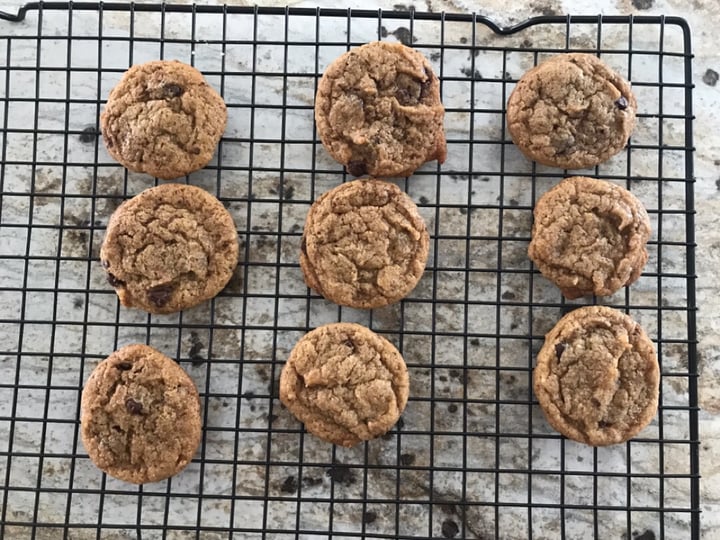 photo of EatPastry Peanut Butter Chocolate chip cookie dough shared by @dianna on  30 Mar 2019 - review