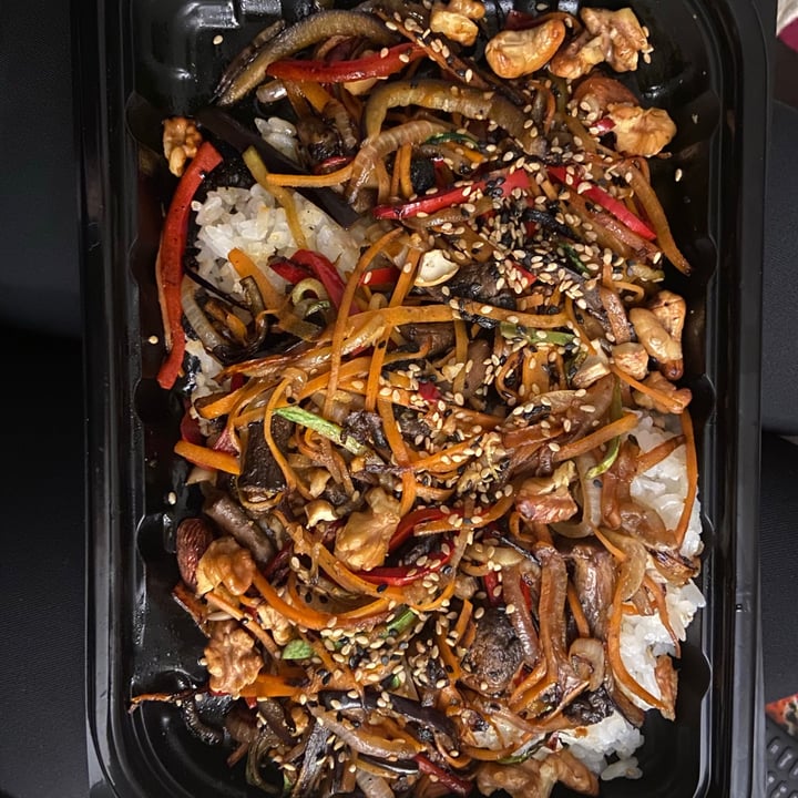 review photo of Negroni Bistro & Sushi Bar Wok Oriental de vegetales con frutos secos y arroz shared by @jmtn on 19 Sep 2020 - review