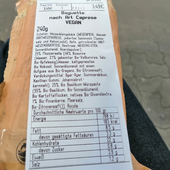 review photo of Billa Baguette Nach Art Caprese Vegan shared by @castiel on 02 Dec 2022 - review