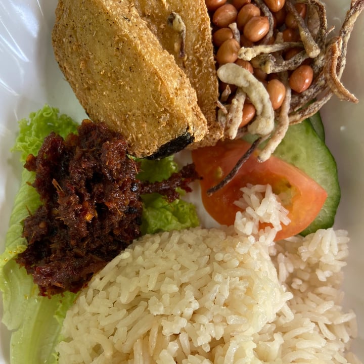 photo of Divine Vegetarian Family Restaurant Nasi Lemak shared by @fxk on  12 Oct 2020 - review