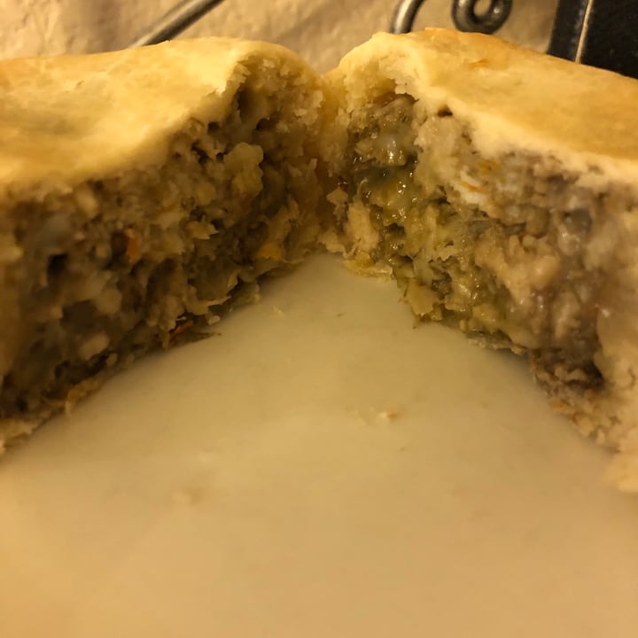 photo of Alpha Foods Handheld Pot Pie Chick’n Veggie shared by @veggietable on  11 Feb 2021 - review