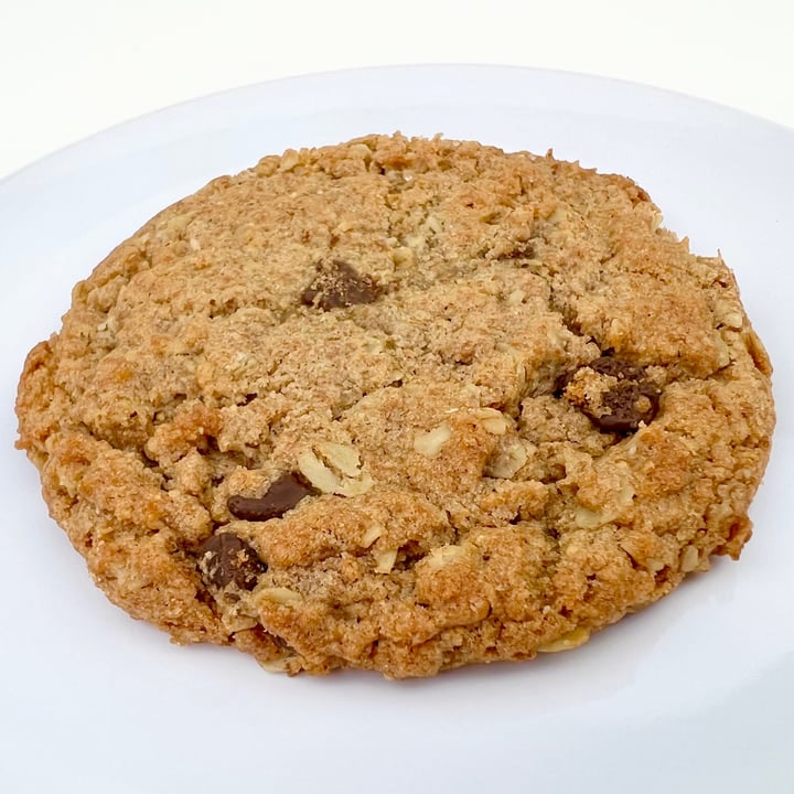 photo of Sweetpea Baking Co. Oatmeal Peanut Butter Chocolate Chip Cookie shared by @pdxveg on  20 Apr 2022 - review