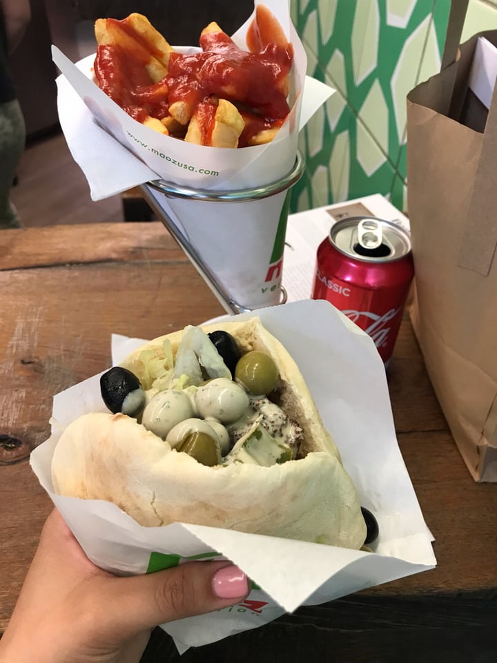 photo of Maoz Vegetarian Falafel shared by @itsaveggielifeforme on  28 May 2019 - review