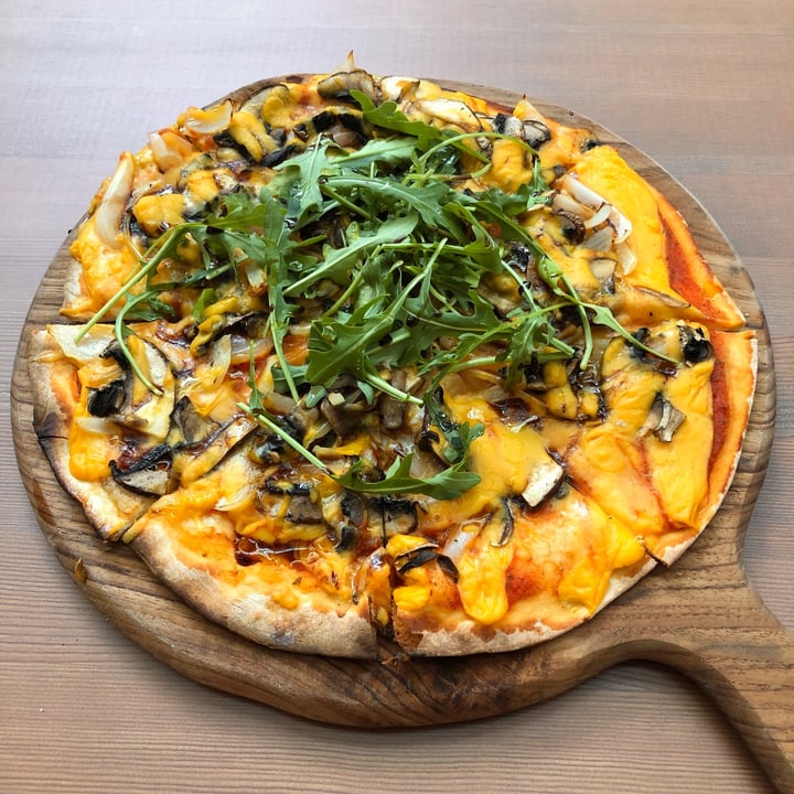 photo of Genius Central Singapore Mixed Mushroom Pizza (Veganized) shared by @katherinegloria on  11 Jul 2021 - review