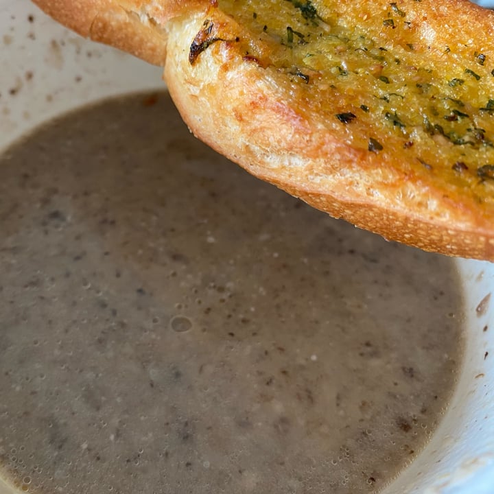 photo of iVegan Cream Mushroom Soup shared by @biapol on  07 Nov 2021 - review