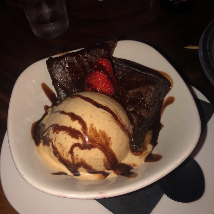photo of TownHall vegan/gluten- free chocolate brownie sundae shared by @jjordan20204 on  12 Jul 2019 - review