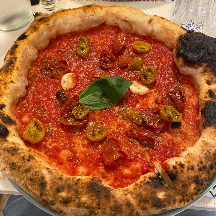 photo of Pizzium - Varese Marinara Con Pomodorini shared by @stequ on  25 Jun 2022 - review