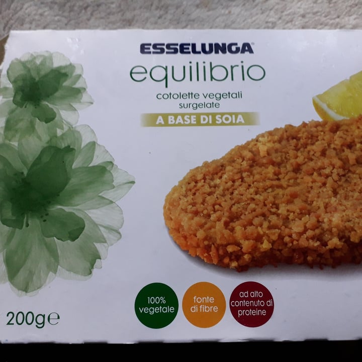 photo of  Esselunga Cotolette vegetali surgelate a base di soia shared by @lagattasultetto on  24 Aug 2022 - review