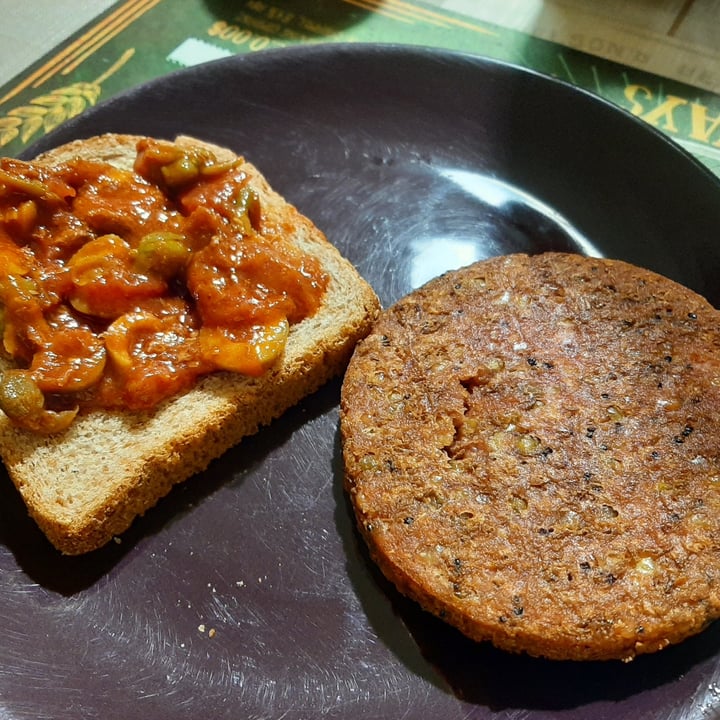 photo of Esselunga equilibrio burger lenticchie e quinoa shared by @testopesto on  11 Oct 2022 - review