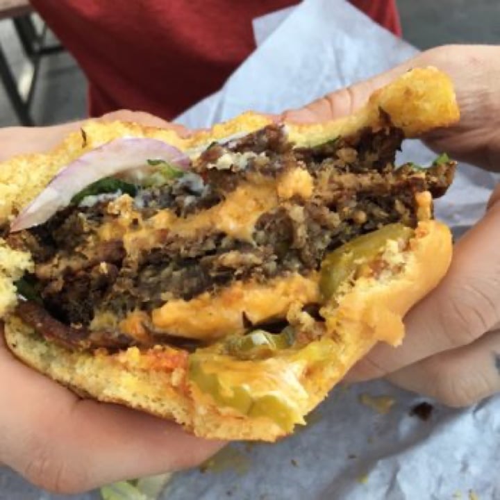 photo of Arlos Bacon Cheeseburger shared by @jcass9488 on  31 Dec 2019 - review