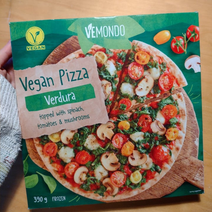 photo of Vemondo Vegan Pizza Verdura with Spinach, Tomatoes & Mushrooms shared by @blupsigadupsi on  28 Apr 2022 - review