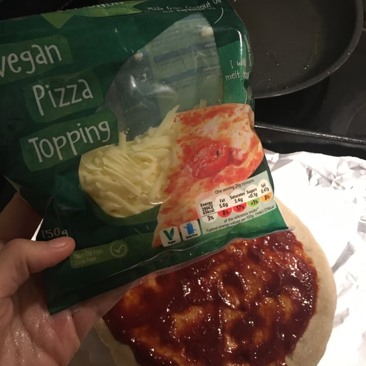 photo of Vemondo Vegan Pizza topping shared by @infinitelove on  19 Jan 2022 - review