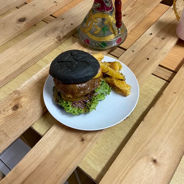 Photo of the dish “IDEAL Black Burger”