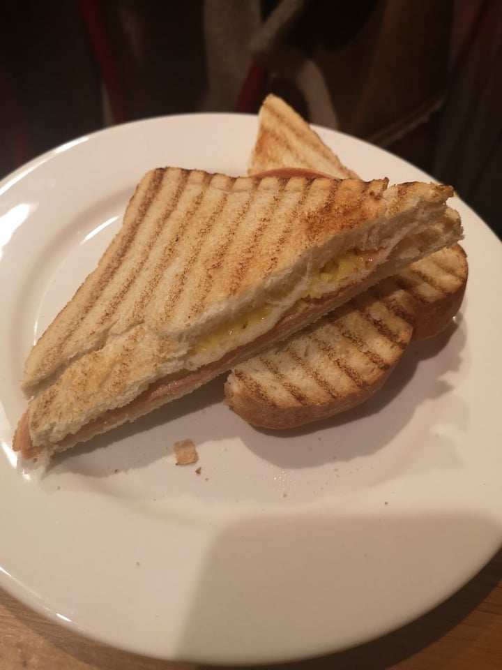 photo of Costa Coffee Vegan Smoky Ham & CheeZe Toastie shared by @aquietmenace on  06 Jan 2020 - review