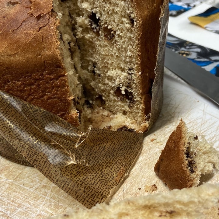 review photo of Italia mia Panettone com gotas sabor chocolate shared by @ferrovillas on 03 Feb 2022 - review