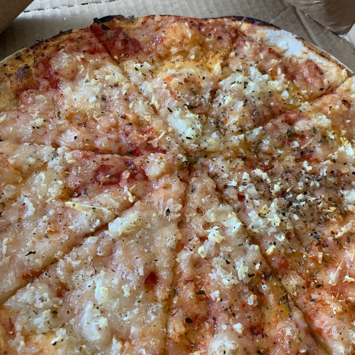 photo of Butler's Pizza Margherita Pizza with Vegan mozzarella shared by @notelaine on  14 Sep 2021 - review
