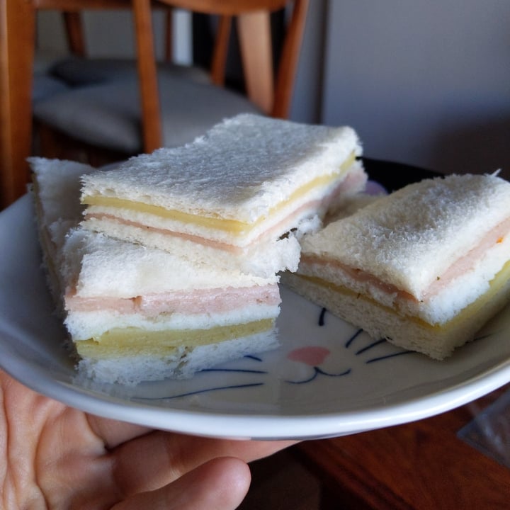 photo of Ser Natural Sándwich De Miga De Jamón Y Queso shared by @cardolina on  16 Oct 2021 - review