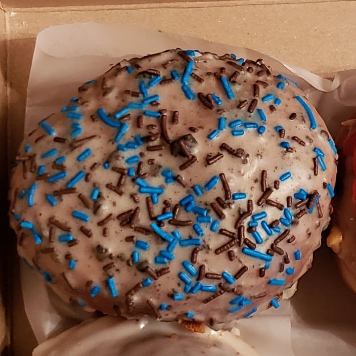 photo of Crave Doughnuts Cookie Monster shared by @all1za on  05 Nov 2020 - review