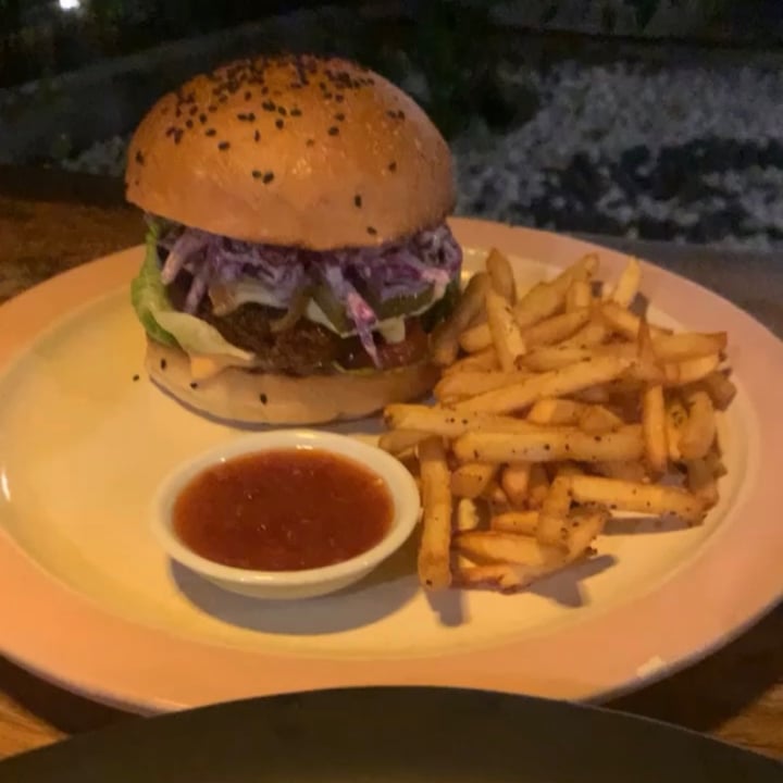 photo of Manggis in Canggu Hmm burger shared by @veganandstrong on  30 Sep 2021 - review