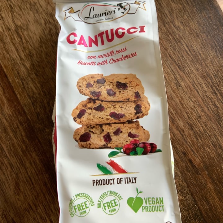 review photo of Laurieri Cantucci con mirtilli rossi shared by @justlyn3 on 14 Dec 2021 - review