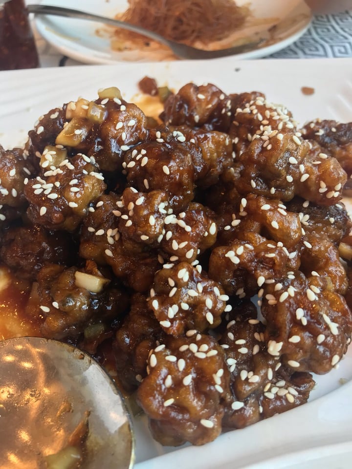 review photo of Happy Family Restaurant Beef and Broccoli shared by @lilibee on 05 Aug 2019 - review