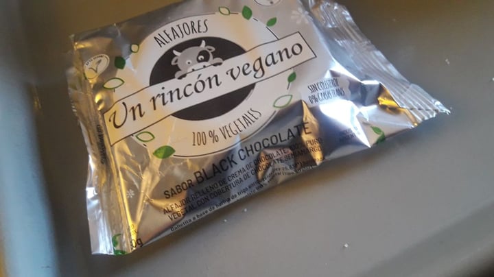 review photo of Un Rincón Vegano Alfajor Chocolate shared by @leonnmanu on 10 Dec 2019 - review