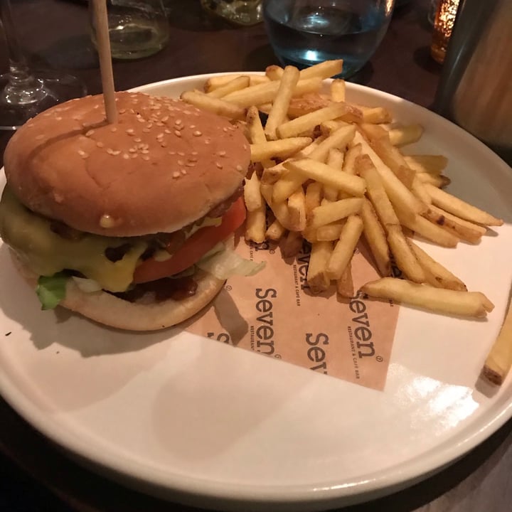 photo of Seven PLANT-BASED VEGAN BURGER shared by @slothsxskia on  14 Aug 2020 - review