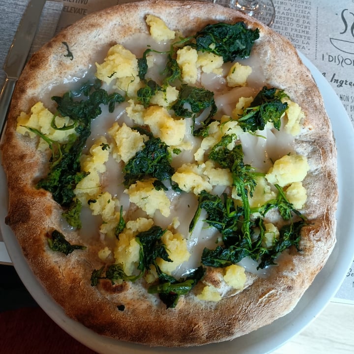 photo of I DISSONANTI .. PIZZA E ALTRO Pizza Friarielli E Purea Di Patate shared by @polpi on  11 Jan 2022 - review