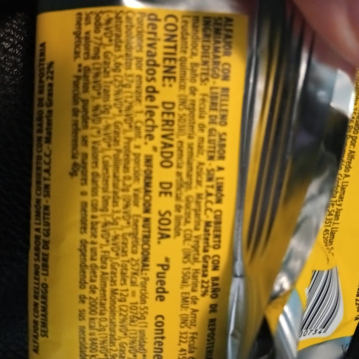 review photo of Cerro Azul Alfajor con Mousse de Limón shared by @andyeb on 14 Mar 2021 - review