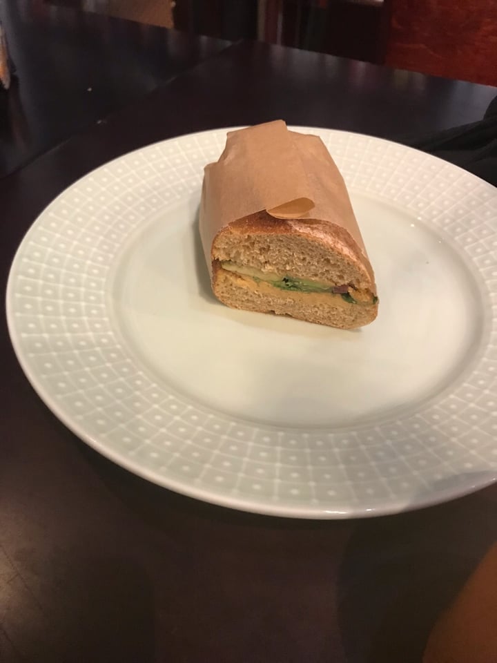 review photo of Housing Works Bookstore Cafe & Bar Hummus & Avocado Sandwich shared by @sapphicmedusa on 18 Nov 2019 - review