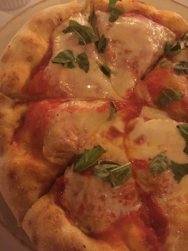 Photo du plat “Almond-cheese Pizza”