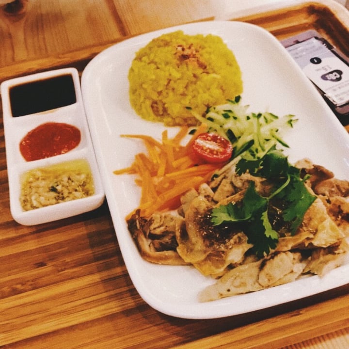 photo of Green Common Harbour City Hainan Beyond Chicken with Turmeric Grain shared by @clam on  30 May 2020 - review