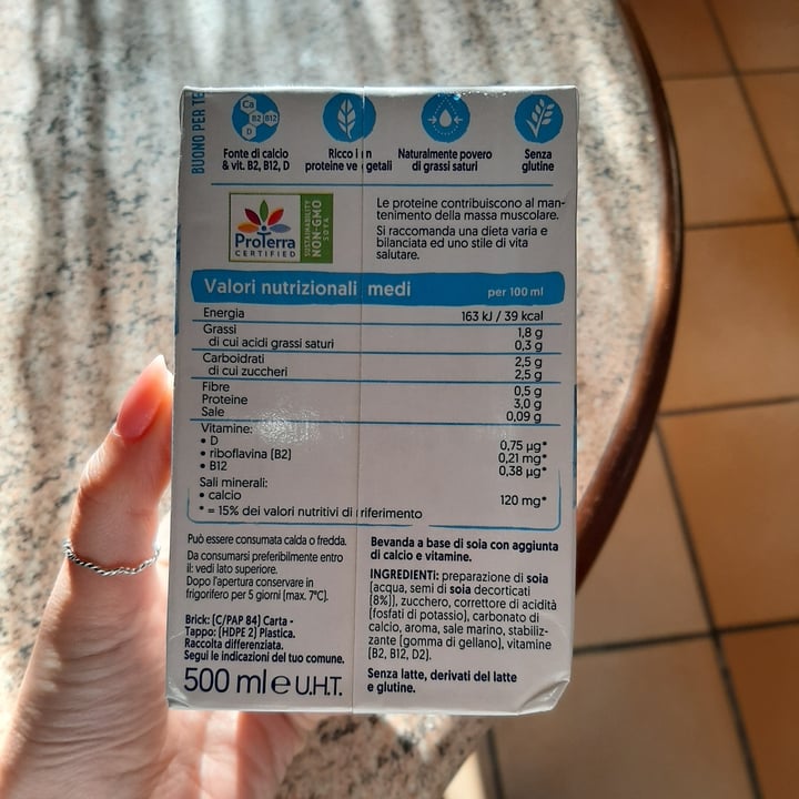 photo of Alpro Latte soia shared by @chiarabis on  08 Nov 2022 - review