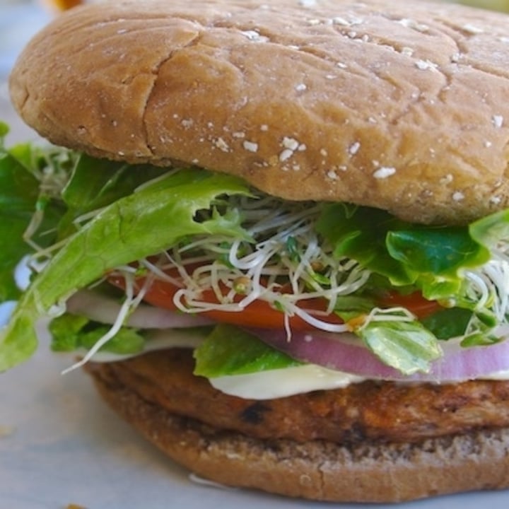 photo of Bang Burguer Yard Sabaneta Hamburguesa shared by @yeni on  03 Jun 2020 - review