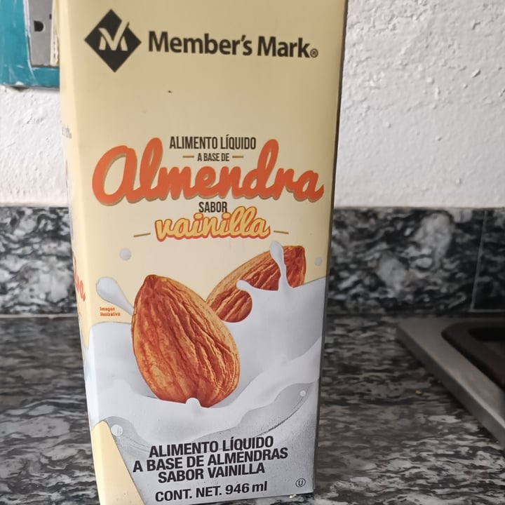 photo of Member's Mark  Alimento líquido a base de Almendra Sabor Vainilla shared by @dhyhanna on  29 May 2022 - review