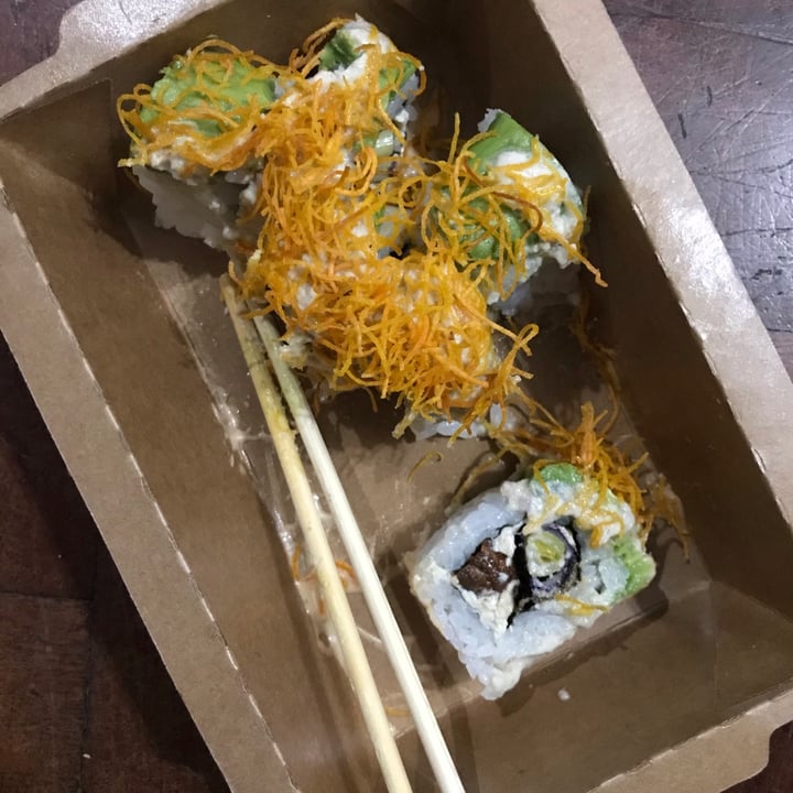 review photo of Mudrá Uramaki Crispy shared by @canotattoo on 20 Apr 2021 - review