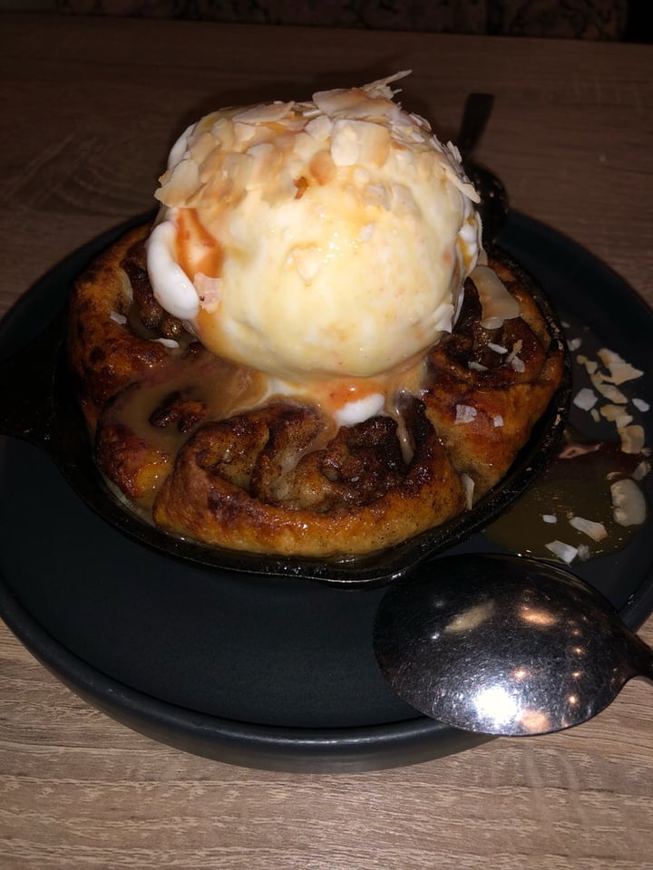 photo of Beyond Sushi (W 37th Street) Cinnamon roll shared by @vegan-treehugger on  31 Dec 2019 - review