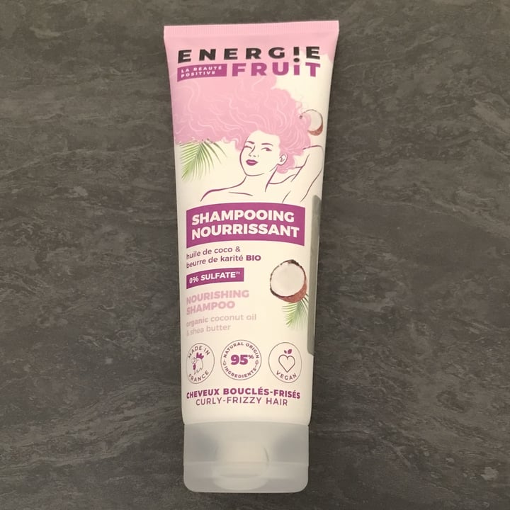 photo of Energie Fruit shampooing nurrissant huile de coco et beurre de jarité shared by @gretaboato on  30 May 2022 - review