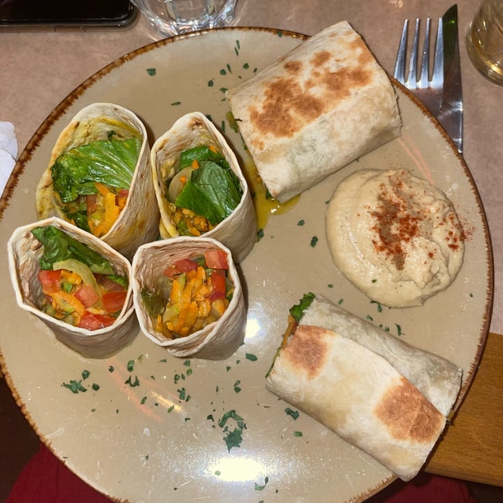 review photo of LIvas vegetables rolls shared by @rebb on 19 Aug 2022 - review