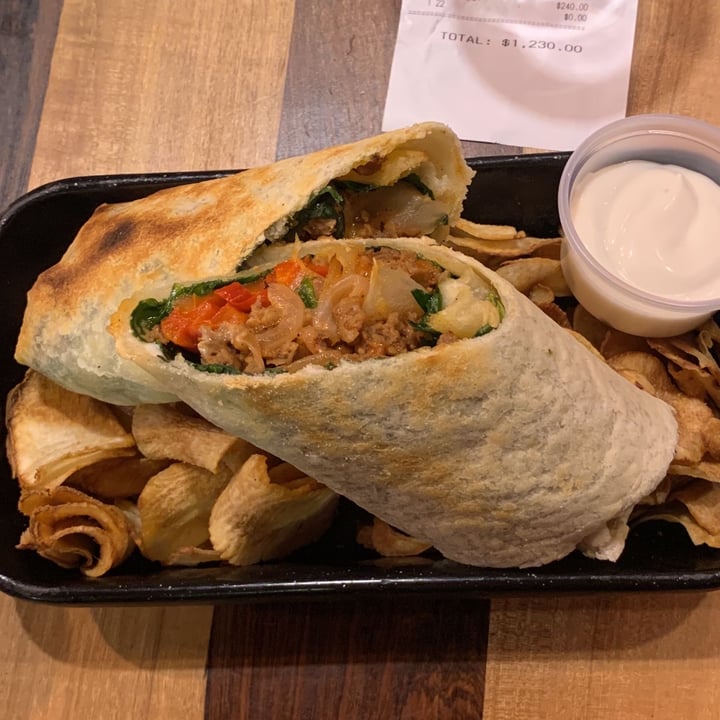 photo of Williamsburg Beyond meat burrito shared by @naleuem on  04 Dec 2021 - review