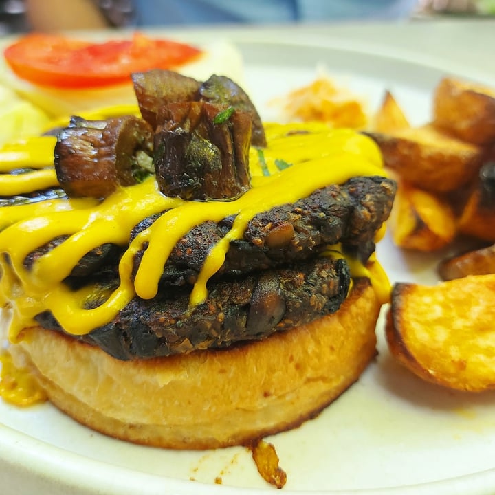 photo of Mudrá Double Porto Burger shared by @veganbandit on  09 Feb 2022 - review