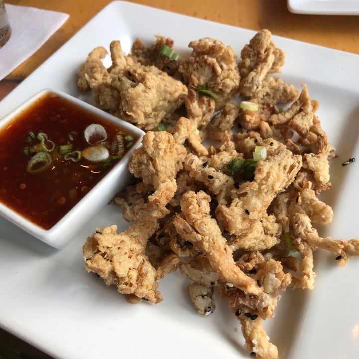 review photo of Leaf “Calamari” Oyster Mushrooms shared by @veganrecipesandvibes on 06 Jul 2020 - review