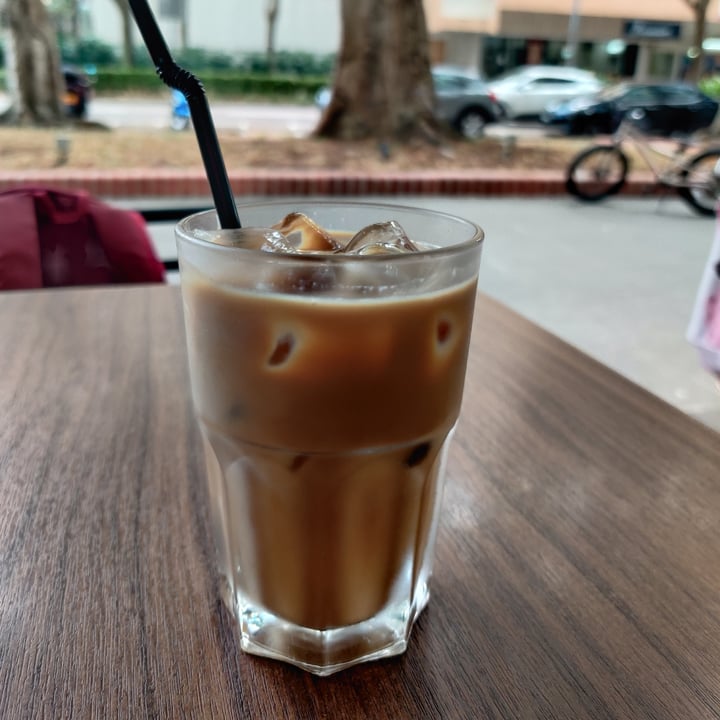 photo of Oberstrasse Iced oat latte shared by @fourdollars on  27 Feb 2021 - review