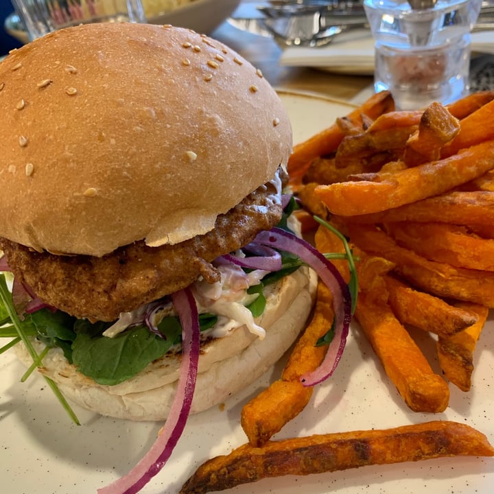 review photo of Kaylee's Eatery Fried Chickn Burger shared by @hanmitchell on 28 Jul 2020 - review