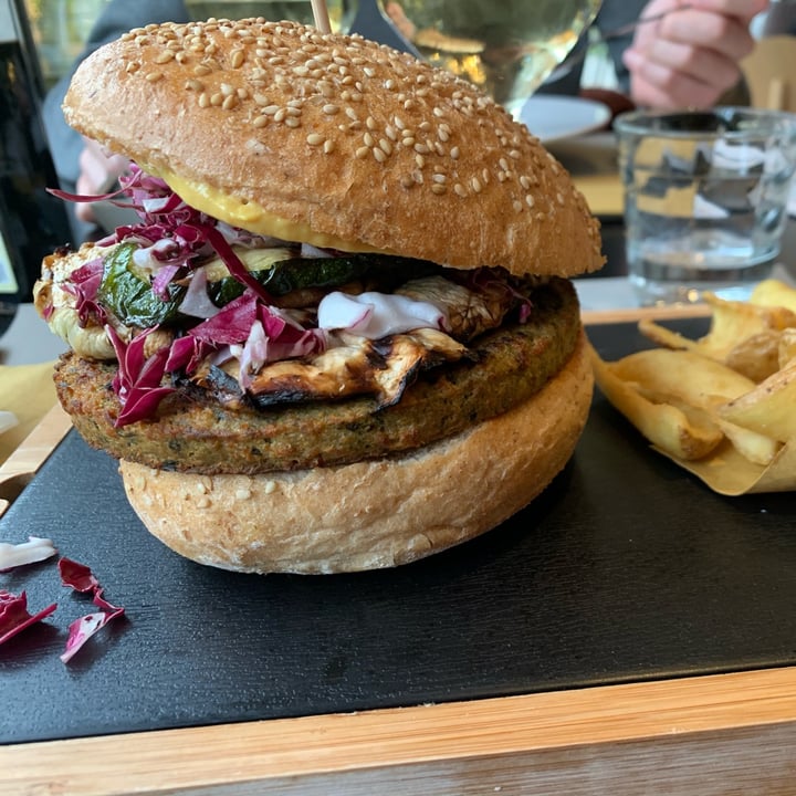 photo of Juparanà Veggie Burger shared by @giulial7 on  13 Jun 2022 - review