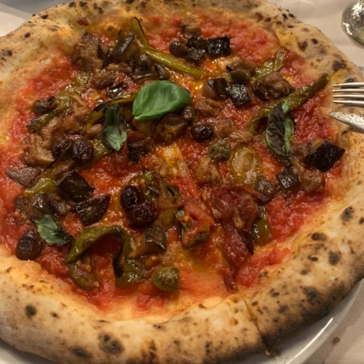 photo of Pizzeria Vizio 5 Pizza “Vera rossa” shared by @gataccioo on  27 Nov 2021 - review
