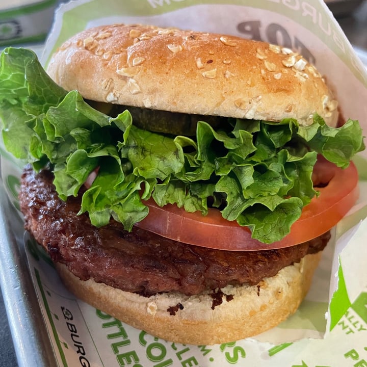 photo of BurgerFi Vegan Beyond Burger shared by @clarendiee on  25 Jul 2021 - review