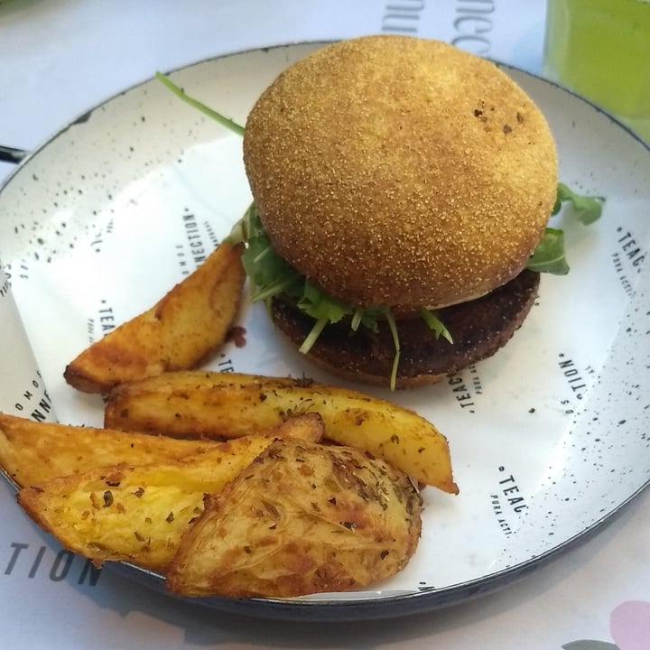 photo of Tea Connection Burga vegana shared by @julipb on  01 May 2021 - review