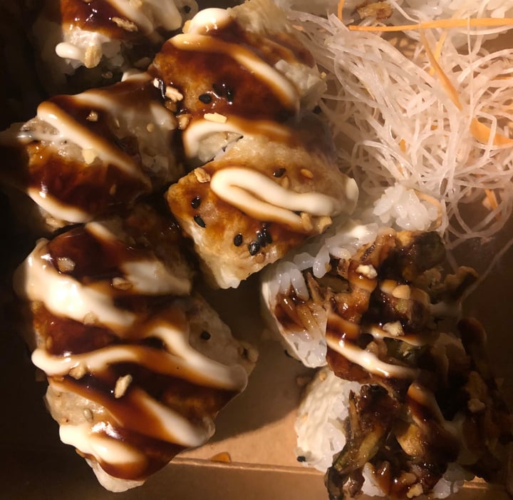 photo of Tane Vegan Izakaya Pacifica Specialty Roll shared by @feelideal on  12 Aug 2020 - review
