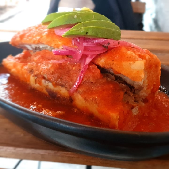 photo of Café Vegetal Torta ahogada shared by @bernardini96 on  28 Jun 2022 - review
